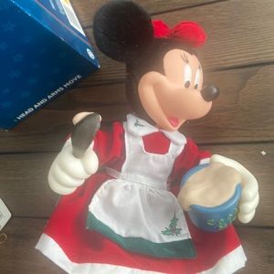 Vintage Minnie Mouse animated ornament